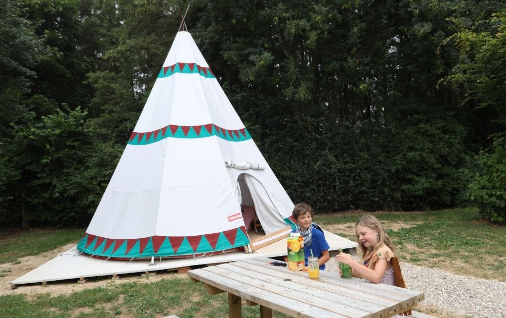 Unusual-campsite-with-swimming-pool-in-the-Bay-of-Somme-Residential-campsite-with-swimming-pool-in-the-Bay-of-Somme-Camping-Clos-Cacheleux-tipi-1 Family Tipi