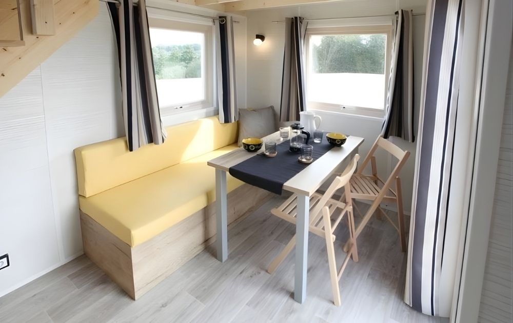 Unusual-campsite-with-swimming-pool-in-the-Bay-of-Somme-Residential-campsite-with-swimming-pool-in-the-Bay-of-Somme-Camping-Clos-Cacheleux-tiny-house-1 Tiny house