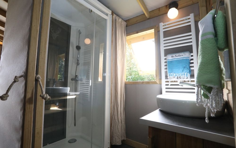 Unusual-campsite-with-swimming-pool-in-the-Bay-of-Somme-Residential-campsite-with-swimming-pool-in-the-Bay-of-Somme-Camping-Clos-Cacheleux-masterlodge-6 Master lodge